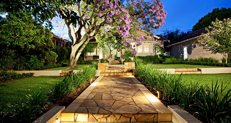 How to Maintain Paving Stones and Keep Them Beautiful